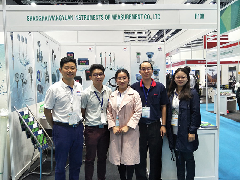 Static pressure level transmitter